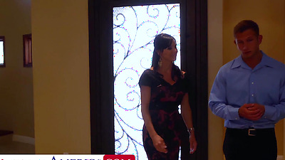 Bill Bailey gets seduced by busty girl Kendra Lust