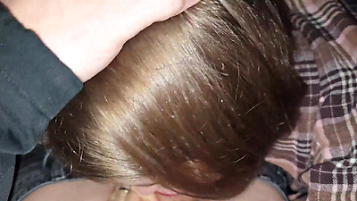 A married bitch riskily sucked a taxi driver's shaft.