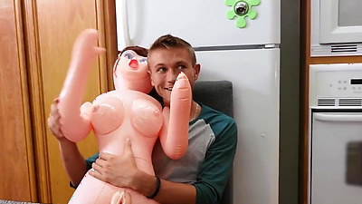 Syren De Mer - The Fake Fantasy World