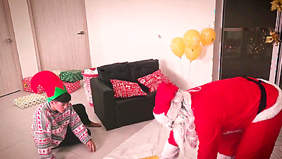 I CHEAT ON MAMA NOEL AND FUCK HER ON CHRISTMAS