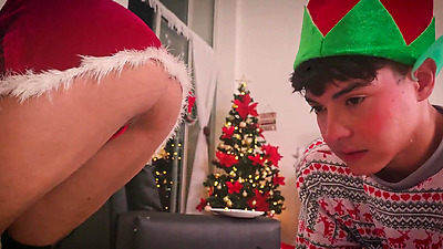 I CHEAT ON MAMA NOEL AND FUCK HER ON CHRISTMAS