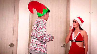 I CHEAT ON MAMA NOEL AND FUCK HER ON CHRISTMAS