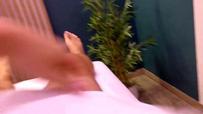 Masseuse caught the client jerking off and gave him a happy ending massage