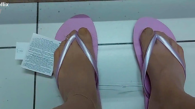 Try On Haul!!! Hot Milf Trys On Flip Flops And Sandals
