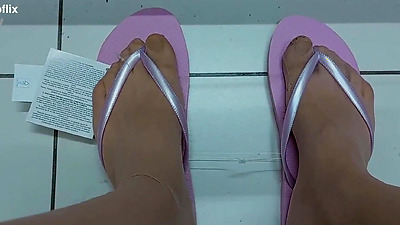 Try On Haul!!! Hot Milf Trys On Flip Flops And Sandals