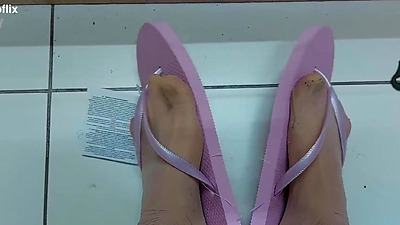 Try On Haul!!! Hot Milf Trys On Flip Flops And Sandals