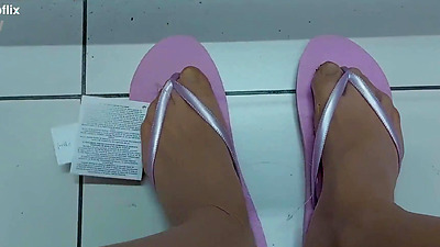 Try On Haul!!! Hot Milf Trys On Flip Flops And Sandals