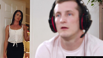 MOMMY'S BOY - Lonely Stepmom Riley Jacobs Interrupts Stepson's Gaming Sesh To Get Drilled Doggystyle - Brick Danger