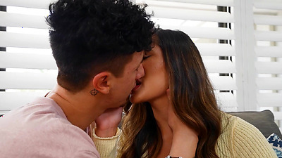 Horny Stepmilf Chloe Amour Wants Stepsons Raw Meat in Her Taco - S21:E9