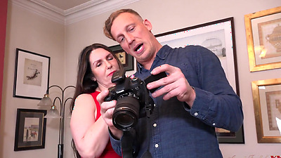 Aunt Judy's XXX - Busty Mature Icon Josephine James Seduces Her Hunky Photographer