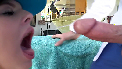 White Chick With An Amazing Booty - teen porn