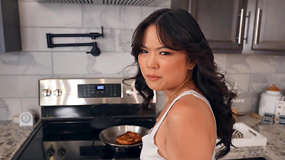 Sexy Asian teen swallowed shaft before rough sex