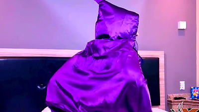 Raven fought with Beast Boy and gave her booty to Robin