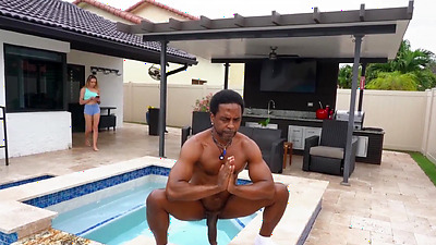 Stepdads Monster Yoga Dylan Moore, Brickzilla