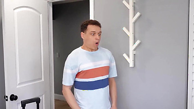 Roommate Johnny Creams Cassie’s Butt in Wild Fuck!