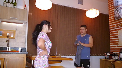 I cheat on my husband with a young neighbor who needs my help - Sara Films