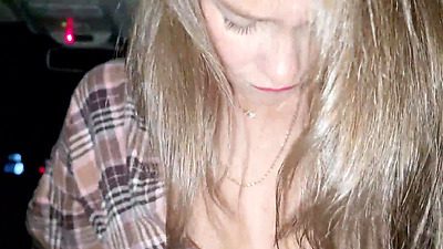 A taxi driver filmed a video of a married whore paying for a ride. Part 2.