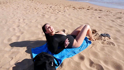 Angela White finds 2 cocks on a vacation (Amateur)