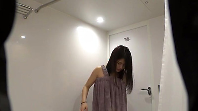 [Voyeur] 23-year-old Japanese teacher deceived into thinking it was a free cutie treatment experience and filmed her changing clothes and having sex 1