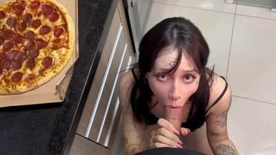 GIRLFRIEND GETS JEALOUS OF MY PIZZA AND WANTS TO FUCK BEFORE I EAT IT Ft. Amberzinha (FREE VERSION)