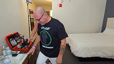 Becky Tailor fucks her biggest fan - Going down?