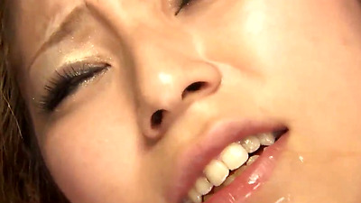 Sakura Kiryu, the wooly Asian xxx woman, is vibrated and gangbanged!