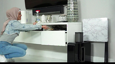 HijabFamily - A Premium Hijab Cleaning Veronica Valentine , Peter Green