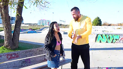 The asian latina Lore Hot wants to eat a good iberian saussage x2 in a 3some