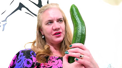 EuropeMaturE Busty British Mature Masturbation