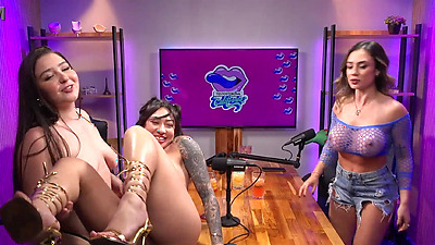 ORGY AND BITCH WITH TWO HOT GIRLS