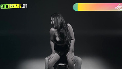 MONIQUE BERTOLINE AND JAPA NORDESTINA MASTURBATE IN FRONT OF THE CAMERAS AND A SENSUAL DANCE FOR A MARRIED MAN!