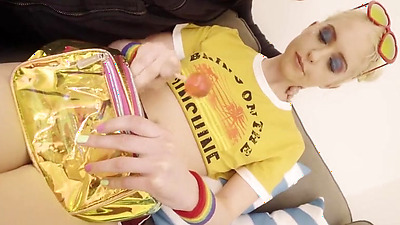 Blonde Teen Beauty Using Her Lollipop In Imaginative Ways - Chloe Cherry