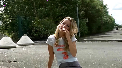 blonde 19 years babe shows panty outdoor