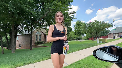 Snow bunny seen jogging black guy picks her up & give her BBC