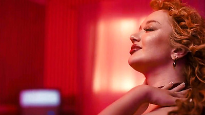 Thick Squirter Chick Masturbates In A Roadside Motel - Emma Magnolia