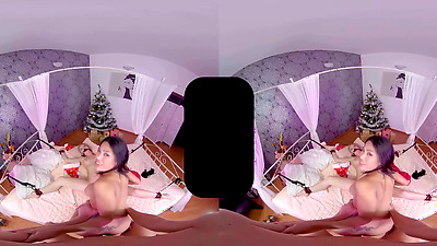 You Just Can't Beat Polly Pons' Xmas Gift: A 3Some With Her Stepsister Alexa Flexy