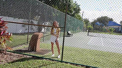 BANGBROS - Alexis James Boards The Bangbus And Decides She Needs A Thick Penis Deep In Her Butt