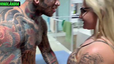 Beautiful and seductive blonde falls for Sacana's chat and gives everything in erotic game