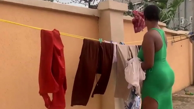 WATCH AND SEE HOW THE GATEMAN FUCKS HIS BOSS WIFE ANAL EVERY HOT AFTERNOON. FULL AVAILABLE ON RED!