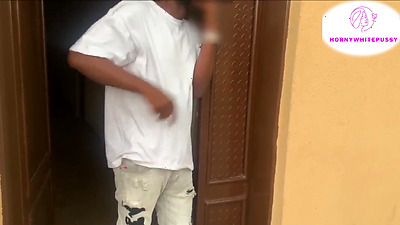 WATCH AND SEE HOW THE GATEMAN FUCKS HIS BOSS WIFE ANAL EVERY HOT AFTERNOON. FULL AVAILABLE ON RED!