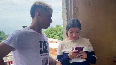 College babe pays her room rent with her huge booty. in spanish, Subtitled in English.