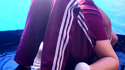 STUDENTS FUCK IN THE TENT, she is a HOT Student fucking on the field trip, she likes to HIDDENLY FUCK - Real Homemade Video