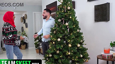 Big Butt Muslim Cutie Gets the Christmas Pounding She’s Always Wanted