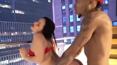 Christmas in NYC baddie getting drilled Outside in Madison Square Garden while it’s Snowing