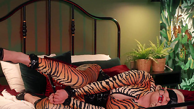 Big butt moaning MILF in bondage tries to get out, but...