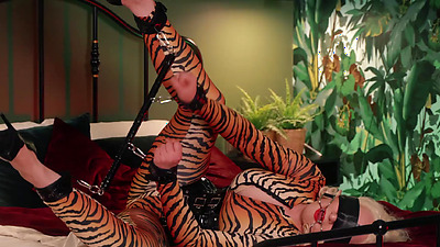 Big butt moaning MILF in bondage tries to get out, but...