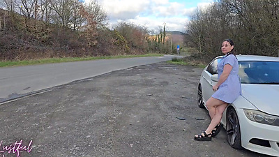 Hairy mature MILF repaid my kindness by swallowing my cum