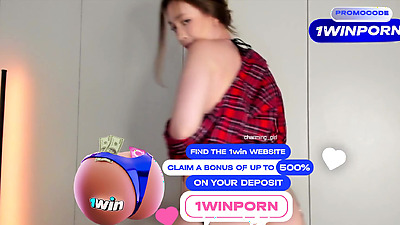 Cutie has fun with her American boyfriend online