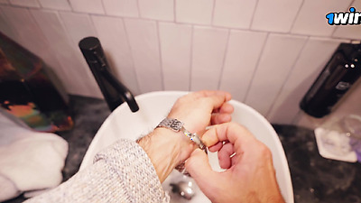 Instead of tourism, she wanted to fuck, drooled on the camera