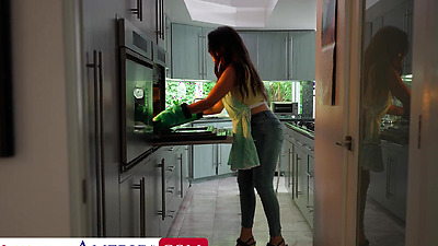 Sexy MILF Elizabeth Skylar Shows Her Son's Friend How She Handles A Penis